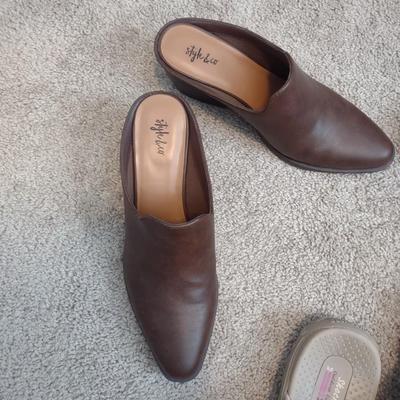 LADIES DRESS SHOES (BORN (8) & STYLE & CO) AND SKECHERS SANDALS (9)