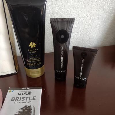 KISS BRISTLE STRAIGHTENER AND HAIR CARE PRODUCTS