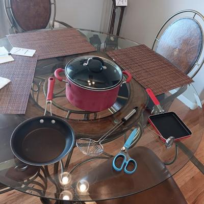 TEFLON COOKWARE AND KITCHEN UTENSILS