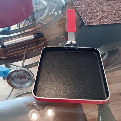 TEFLON COOKWARE AND KITCHEN UTENSILS