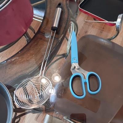 TEFLON COOKWARE AND KITCHEN UTENSILS