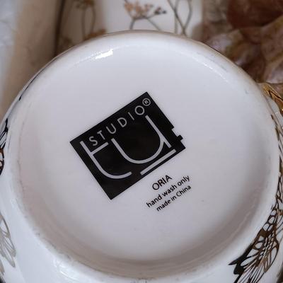 LOT 229: Gilded Pink Depression Glass Bowl, Studio Tu Mugs, Silver-Tone Metal Holly Candlestick Holder & More