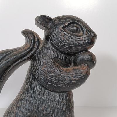 LOT 231: Cast Iron Metal Squirrel Door Stop