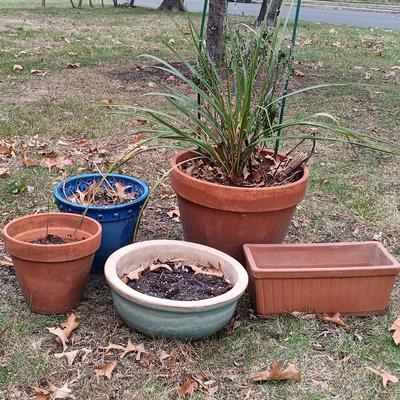 LOT 233: Set of (5) Pottery Planters