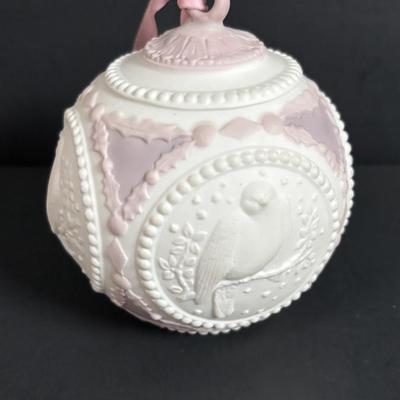 LOT 246: Lladro Ornaments 1988 and 1989