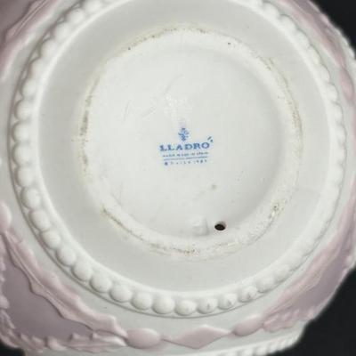 LOT 246: Lladro Ornaments 1988 and 1989