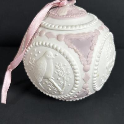 LOT 246: Lladro Ornaments 1988 and 1989