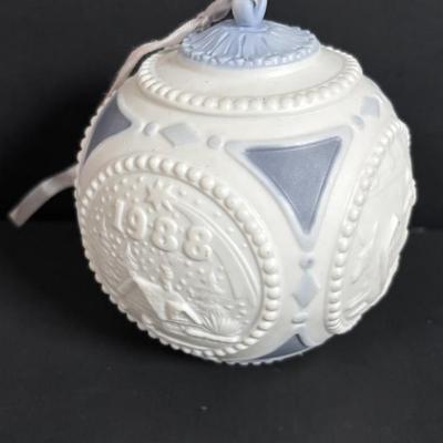 LOT 246: Lladro Ornaments 1988 and 1989