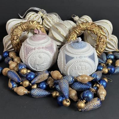 LOT 246: Lladro Ornaments 1988 and 1989