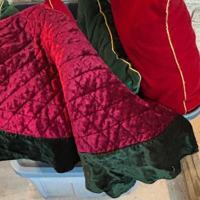 LOT 248: Holiday Pillows, Musical Santa Faces, Ornaments, Centerpiece, Ornaments &n More