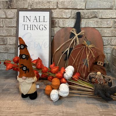 LOT 250: Large Collection of Fall: Wreaths, Signs & More