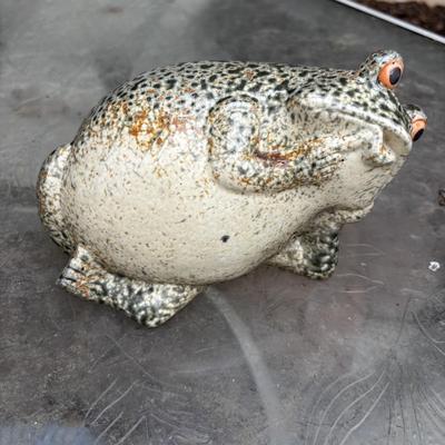 LOT 251: Garden Welcome Sculpture w/Snail and Ceramic Frogs