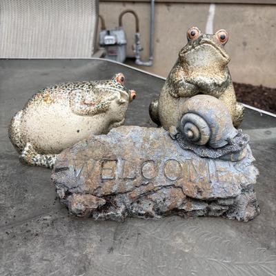 LOT 251: Garden Welcome Sculpture w/Snail and Ceramic Frogs