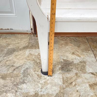 LOT 504: Painted White Wooden Bench