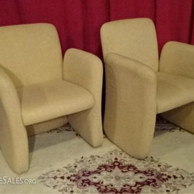 LOT 40B: PAIR MID CENTURY MODERN DESIGN UPHOLSTERED ARM CHAIRS