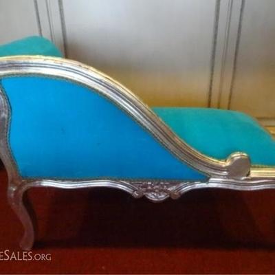 LOT 93C: LOUIS XV STYLE CHILD SIZE CHAISE
