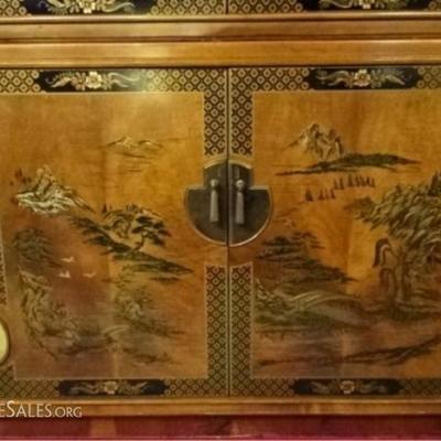 LOT 78B: LANE FURNITURE CHINOISERIE BREAKFRONT