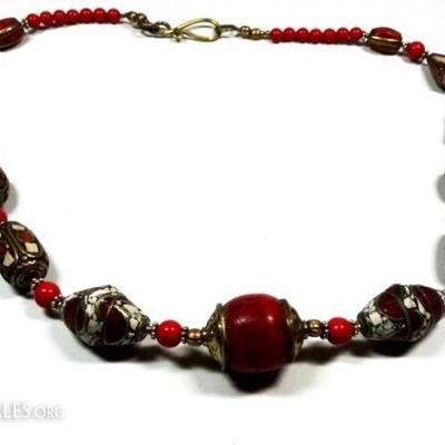 LOT 40D: TIBETAN CORAL & RED BEAD NECKLACE