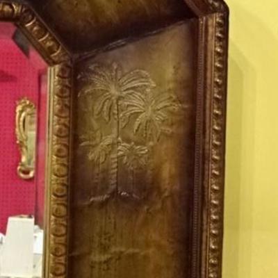 LOT 116: LARGE OCTAGONAL MIRROR