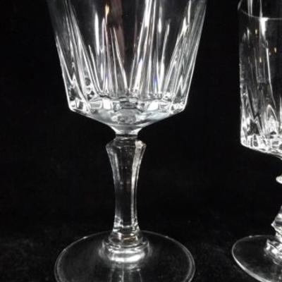 LOT 23D: 24 PC CRYSTAL STEMWARE