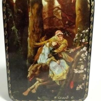 LOT 71B: 6 PC RUSSIAN HAND PAINTED LACQUERED BOXES