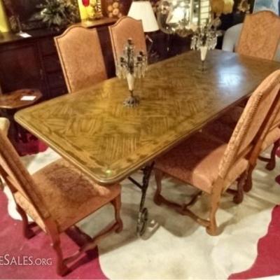 LOT 27C: 7 PC FRENCH STYLE DINING TABLE WITH 6 CHAIRS