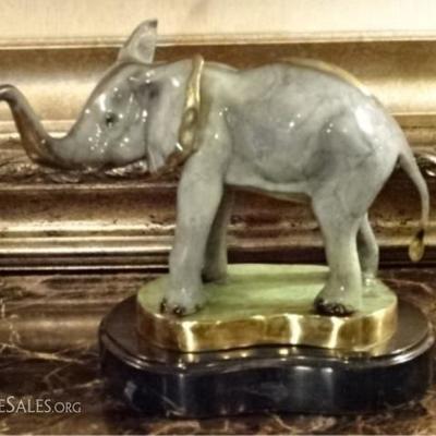 LOT 71: PATINATED BRONZE ELEPHANT SCULPTURE ON MARBLE BASE