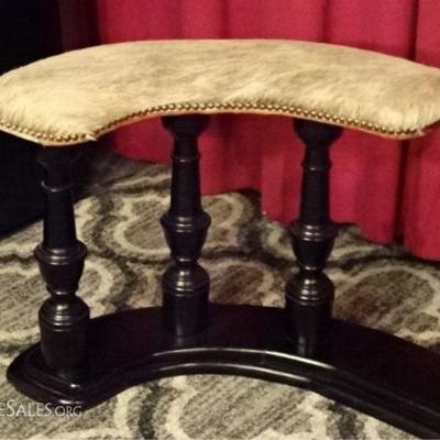 LOT 106: VINTAGE WOOD FIREPLACE FENDER BENCH