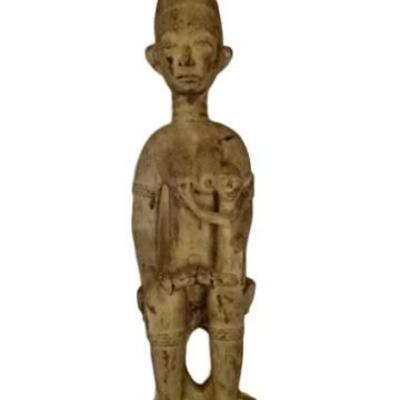 LOT 33C: LARGE AFRICAN CARVED WOOD SCULPTURE