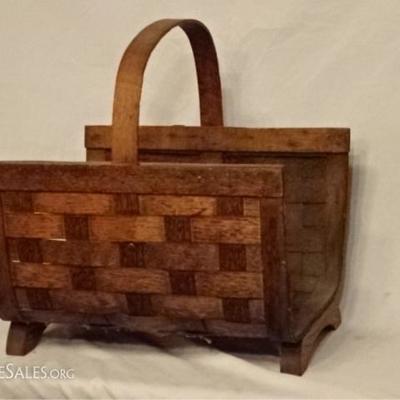 LOT 105: ANTIQUE WOVEN WOOD FIREPLACE LOG BASKET