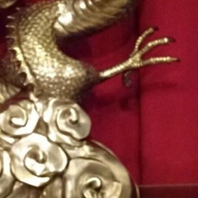 LOT 104: HUGE BRONZE CHINESE DRAGON SCULPTURE