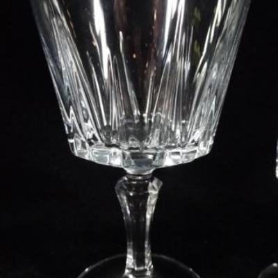 LOT 23D: 24 PC CRYSTAL STEMWARE