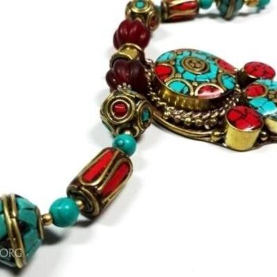 LOT 52D: TIBETAN TURQUOISE, LAPIS & RED GLASS BEAD NECKLACE