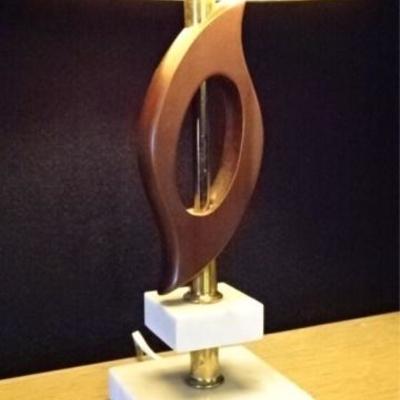 LOT 95: MID CENTURY MODERN TABLE LAMP