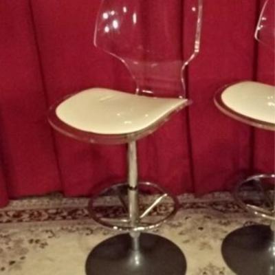 LOT 119D: PAIR VINTAGE LUCITE BARSTOOLS BY HILLS MANUFACTURING
