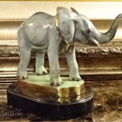 LOT 71: PATINATED BRONZE ELEPHANT SCULPTURE ON MARBLE BASE