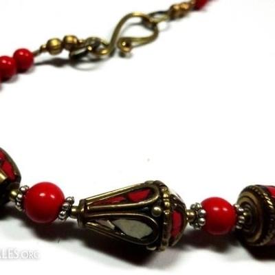 LOT 40D: TIBETAN CORAL & RED BEAD NECKLACE