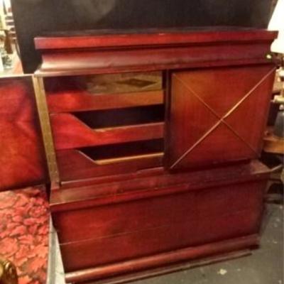 LOT 54D: 5 DRAWER MAHOGANY CABINET
