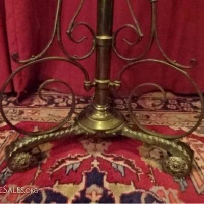 LOT 50D: VINTAGE BRASS FLOOR LAMP