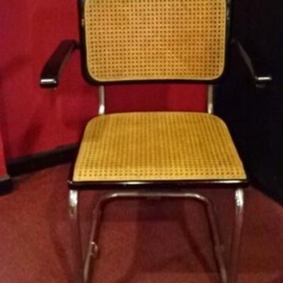 LOT 87: MARCEL BREUER CANTILEVER ARM CHAIR BY THONET