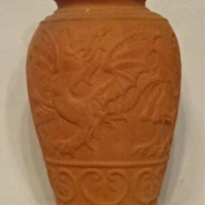 LOT 104B: POTTERY URN WITH BAS RELIEF DRAGON DESIGN
