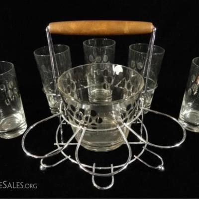 LOT 93: 8 PC MID CENTURY BARWARE SET