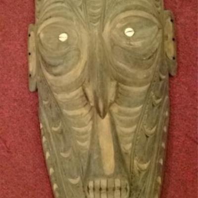 LOT 66A: LARGE HAND CARVED AFRICAN WOOD MASK