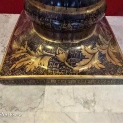 LOT 84: LARGE BLACK & GOLD URN