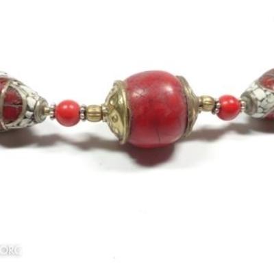 LOT 40D: TIBETAN CORAL & RED BEAD NECKLACE