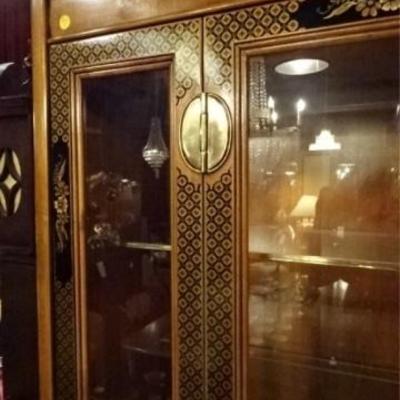 LOT 78B: LANE FURNITURE CHINOISERIE BREAKFRONT
