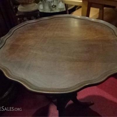 LOT 65D: PAIR ANTIQUE 3 LEG TABLES, SCALLOP EDGE ROUND TOPS,