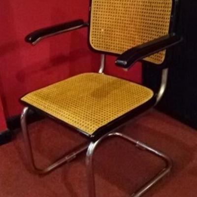 LOT 87: MARCEL BREUER CANTILEVER ARM CHAIR BY THONET