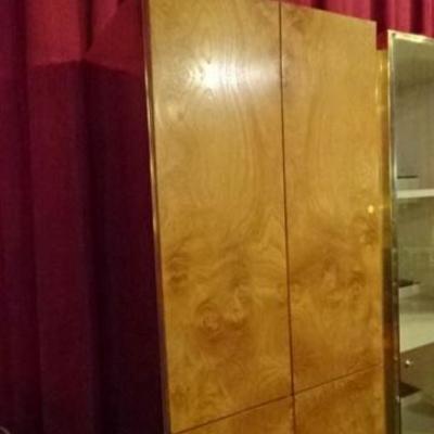 LOT 122: 3 PC LIGHTED BAR CABINET