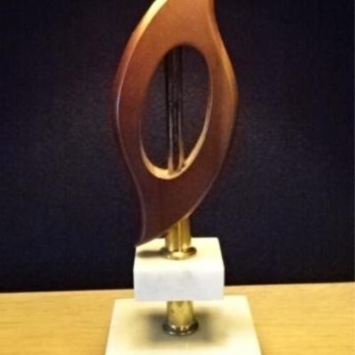 LOT 95: MID CENTURY MODERN TABLE LAMP